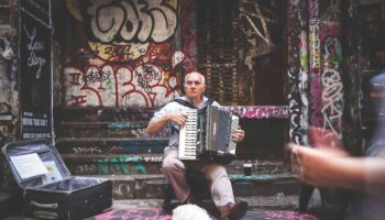 street-performer-926746